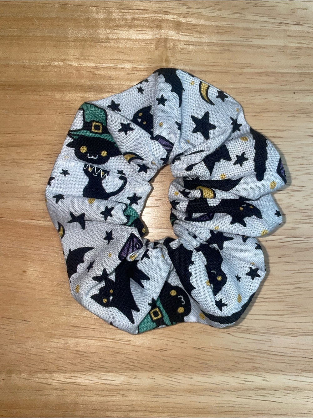 Witchy Hats ,Cats 🐈‍⬛, bats 🦇 and stars ✨ moon 🌙 ✨ Handmade Scrunchie